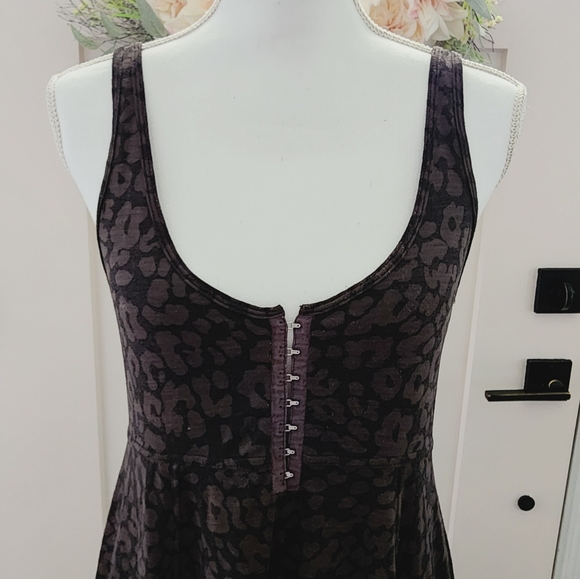 FREE People grey and black cheetah print sleeveless midi dres - Picture 2 of 7